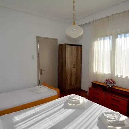 Seaside Summer Retreat-fully Equipped